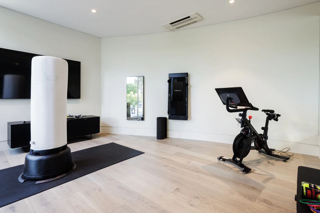 The Home in Santa Monica is a remarkable property provides the ultimate lifestyle rich in luxury with extraordinary top-of-the-line finishes throughout now available for sale. This home located at 1410 Georgina Ave, Santa Monica, California