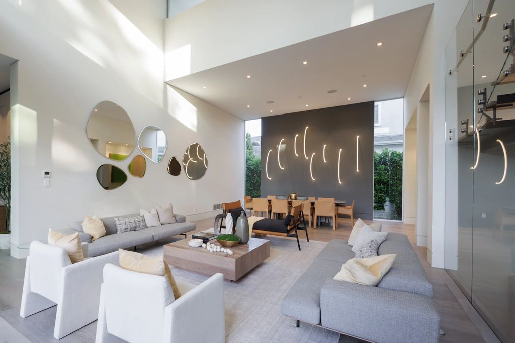The Home in Santa Monica is a remarkable property provides the ultimate lifestyle rich in luxury with extraordinary top-of-the-line finishes throughout now available for sale. This home located at 1410 Georgina Ave, Santa Monica, California