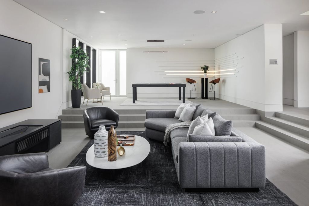 The Home in Santa Monica is a remarkable property provides the ultimate lifestyle rich in luxury with extraordinary top-of-the-line finishes throughout now available for sale. This home located at 1410 Georgina Ave, Santa Monica, California