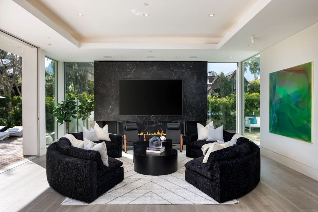 The Home in Santa Monica is a remarkable property provides the ultimate lifestyle rich in luxury with extraordinary top-of-the-line finishes throughout now available for sale. This home located at 1410 Georgina Ave, Santa Monica, California