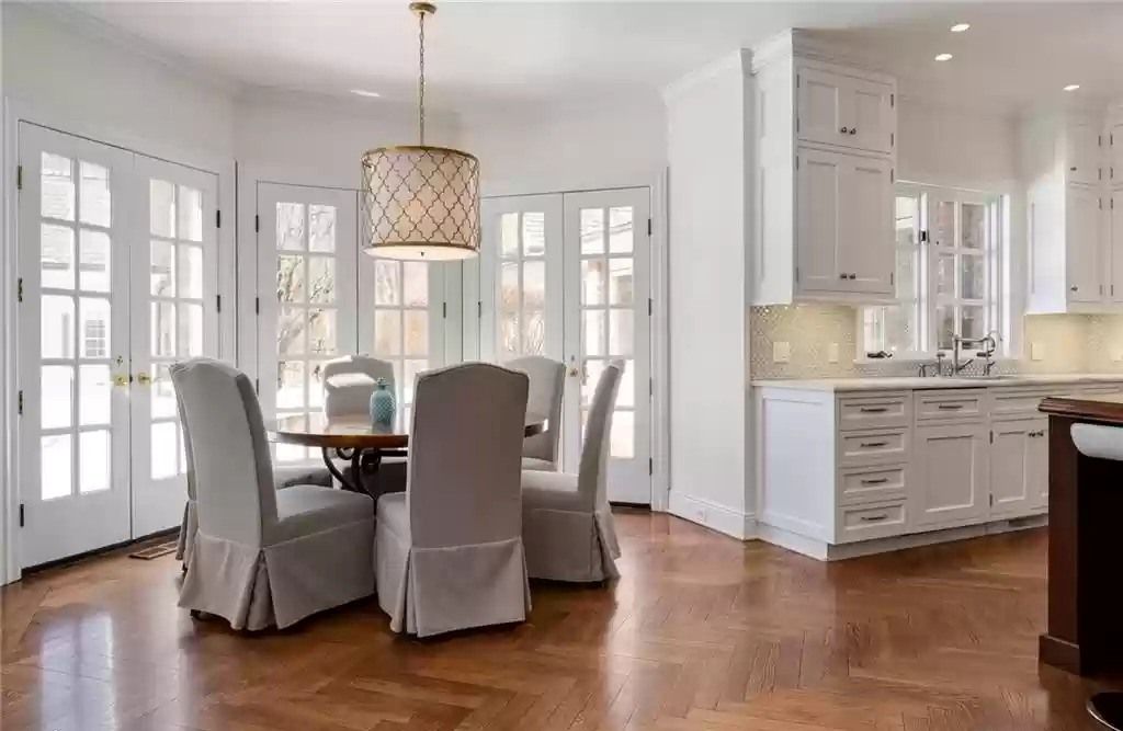 The Home in Connecticut is a luxurious home surrounded by perennial gardens, lush rolling lawns and gorgeous outdoor spaces now available for sale. This home located at 1194 Smith Ridge Rd, New Canaan, Connecticut; offering 05 bedrooms and 09 bathrooms with 8,623 square feet of living spaces.