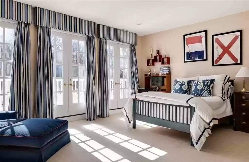 The Home in Connecticut is a luxurious home surrounded by perennial gardens, lush rolling lawns and gorgeous outdoor spaces now available for sale. This home located at 1194 Smith Ridge Rd, New Canaan, Connecticut; offering 05 bedrooms and 09 bathrooms with 8,623 square feet of living spaces.