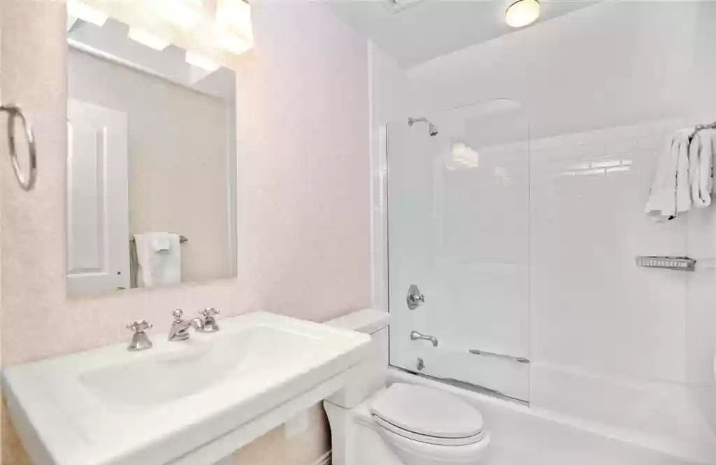 The Home in Connecticut is a luxurious home surrounded by perennial gardens, lush rolling lawns and gorgeous outdoor spaces now available for sale. This home located at 1194 Smith Ridge Rd, New Canaan, Connecticut; offering 05 bedrooms and 09 bathrooms with 8,623 square feet of living spaces.