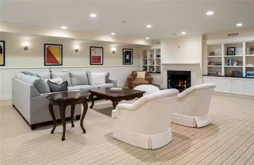 The Home in Connecticut is a luxurious home surrounded by perennial gardens, lush rolling lawns and gorgeous outdoor spaces now available for sale. This home located at 1194 Smith Ridge Rd, New Canaan, Connecticut; offering 05 bedrooms and 09 bathrooms with 8,623 square feet of living spaces.