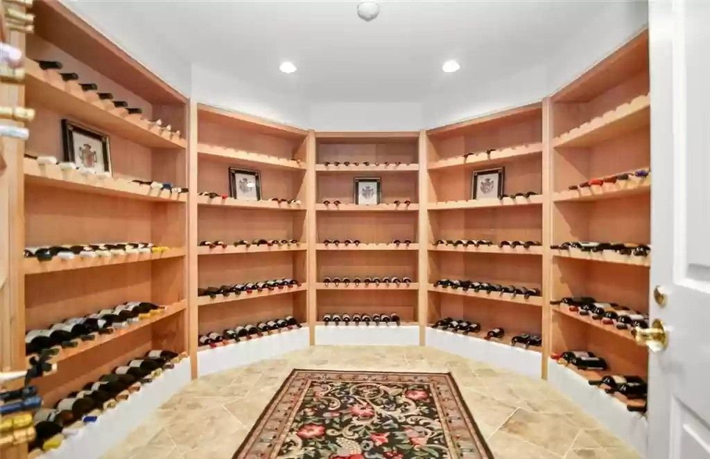 The Home in Connecticut is a luxurious home surrounded by perennial gardens, lush rolling lawns and gorgeous outdoor spaces now available for sale. This home located at 1194 Smith Ridge Rd, New Canaan, Connecticut; offering 05 bedrooms and 09 bathrooms with 8,623 square feet of living spaces.