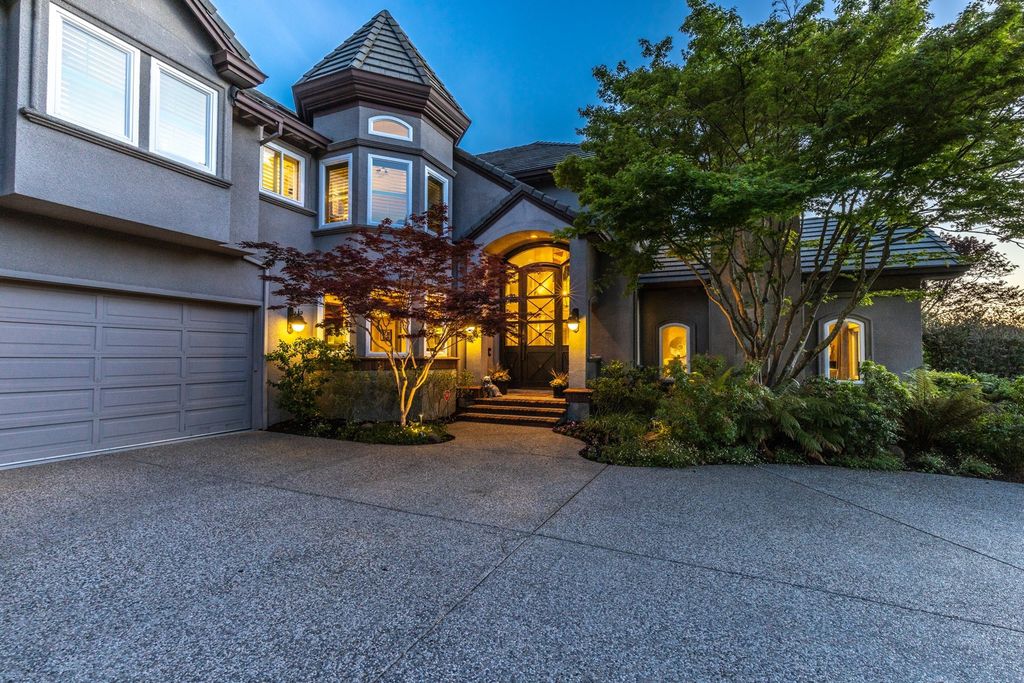 The Home in Danville is a Blackhawk Country Club estate has an amazing backyard with solar-heated pool, spa, hot tub, putting green, gardens, multiple venues now available for sale. This home located at 4338 Quail Run Ln, Danville, California