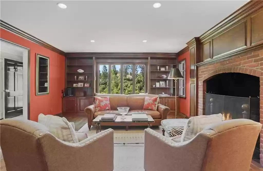 The Home in Connecticut is a luxurious home sited on lush grounds with privacy of a private cul-de-sac now available for sale. This home located at 7 Deer Ln, Greenwich, Connecticut; offering 05 bedrooms and 06 bathrooms with 5,019 square feet of living spaces.