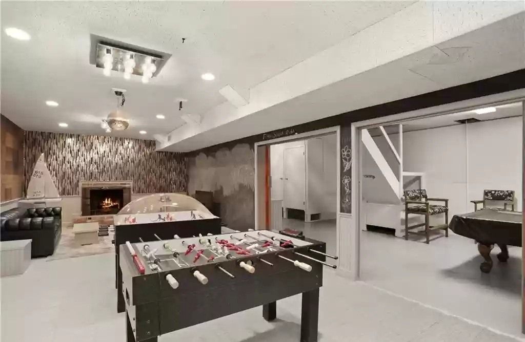 The Home in Connecticut is a luxurious home sited on lush grounds with privacy of a private cul-de-sac now available for sale. This home located at 7 Deer Ln, Greenwich, Connecticut; offering 05 bedrooms and 06 bathrooms with 5,019 square feet of living spaces.