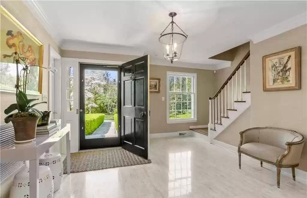The Home in Connecticut is a luxurious home sited on lush grounds with privacy of a private cul-de-sac now available for sale. This home located at 7 Deer Ln, Greenwich, Connecticut; offering 05 bedrooms and 06 bathrooms with 5,019 square feet of living spaces.