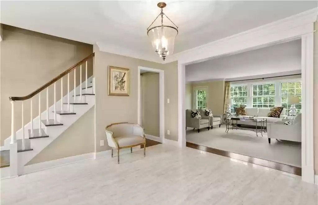 The Home in Connecticut is a luxurious home sited on lush grounds with privacy of a private cul-de-sac now available for sale. This home located at 7 Deer Ln, Greenwich, Connecticut; offering 05 bedrooms and 06 bathrooms with 5,019 square feet of living spaces.