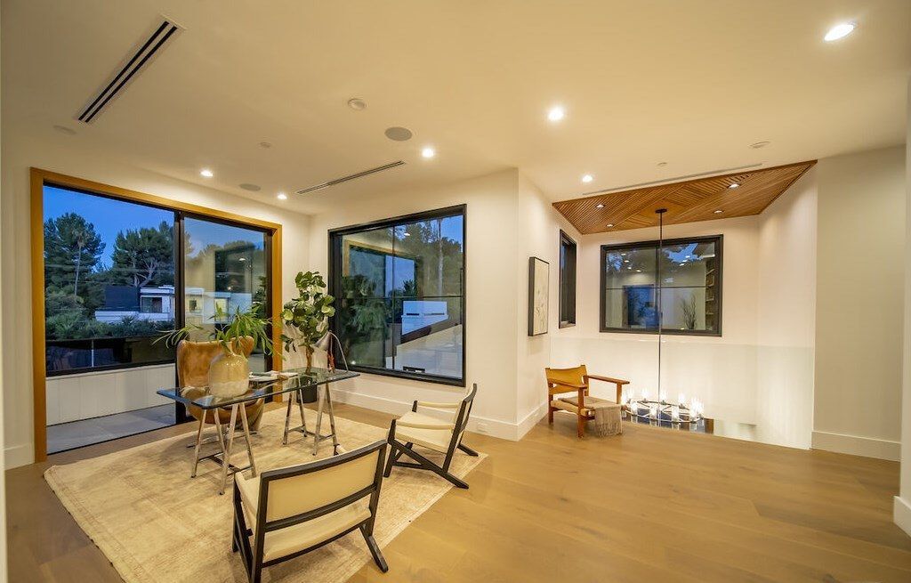 The Home in Encino is a masterfully crafted manor built with tasteful finishes and impeccable attention to detail now available for sale. This home located at 16739 Octavia Pl, Encino, California