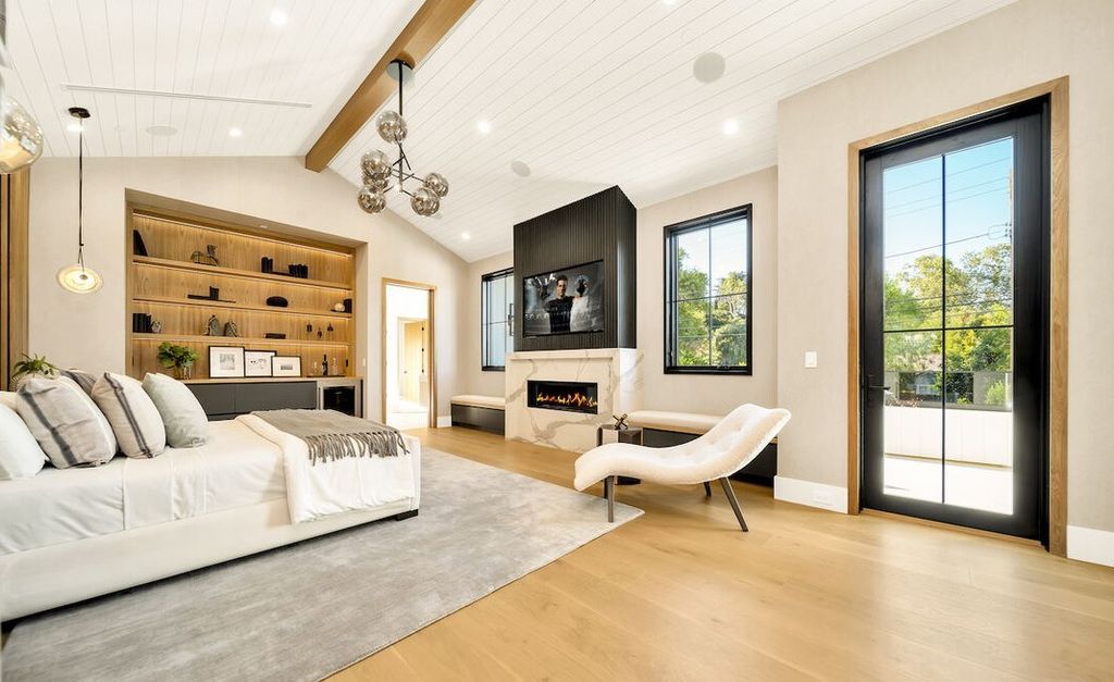 The Home in Encino is a masterfully crafted manor built with tasteful finishes and impeccable attention to detail now available for sale. This home located at 16739 Octavia Pl, Encino, California