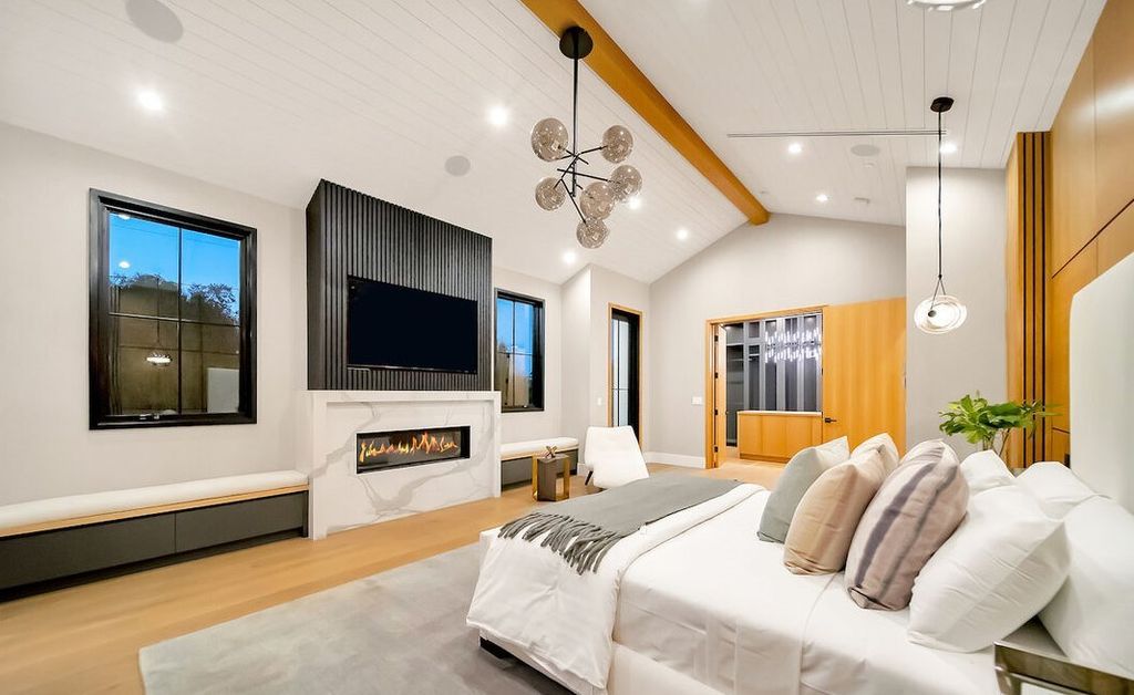 The Home in Encino is a masterfully crafted manor built with tasteful finishes and impeccable attention to detail now available for sale. This home located at 16739 Octavia Pl, Encino, California