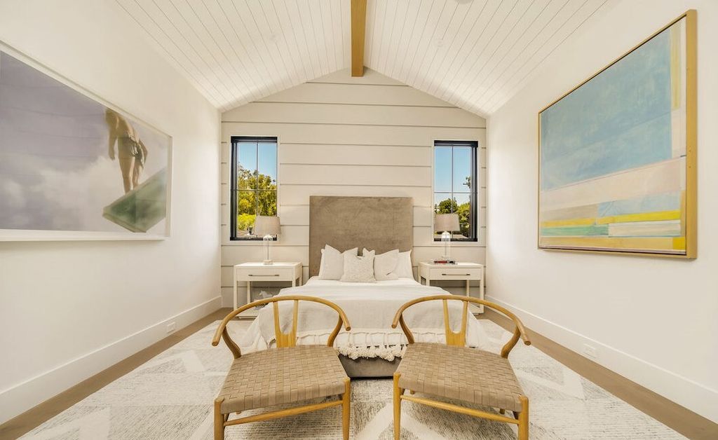 The Home in Encino is a masterfully crafted manor built with tasteful finishes and impeccable attention to detail now available for sale. This home located at 16739 Octavia Pl, Encino, California