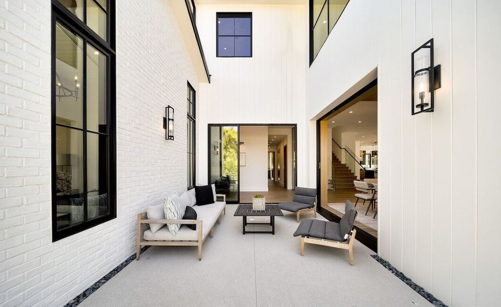 The Home in Encino is a masterfully crafted manor built with tasteful finishes and impeccable attention to detail now available for sale. This home located at 16739 Octavia Pl, Encino, California