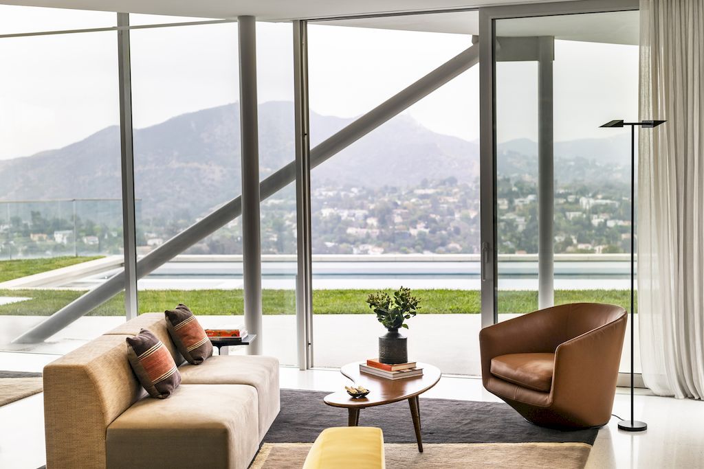 California House in Hollywood Hills with an Angular Roof by Luck+