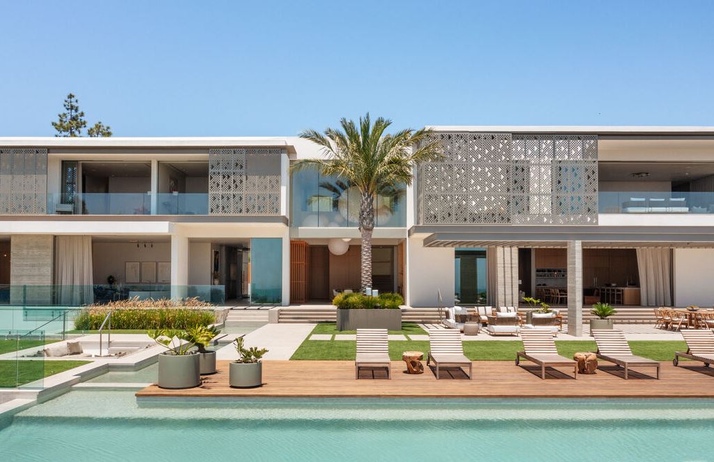 The Los Angeles Mansion is an architectural triumph that redefines luxury living in the world's most prestigious location with the best views in LA now available for sale. This home located at 10721 Stradella Ct, Los Angeles, California