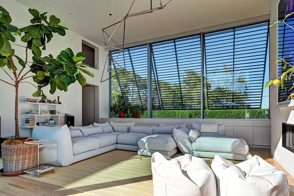 The Home in Sag Harbor, the best modern beach house thoughtfully designed by master architect Steven Harris and constructed by the highest standards is now available for sale. This home located at 206 Town Line Rd, Sag Harbor, New York