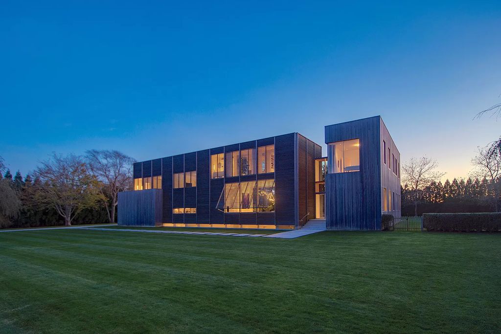The Home in Sag Harbor, the best modern beach house thoughtfully designed by master architect Steven Harris and constructed by the highest standards is now available for sale. This home located at 206 Town Line Rd, Sag Harbor, New York