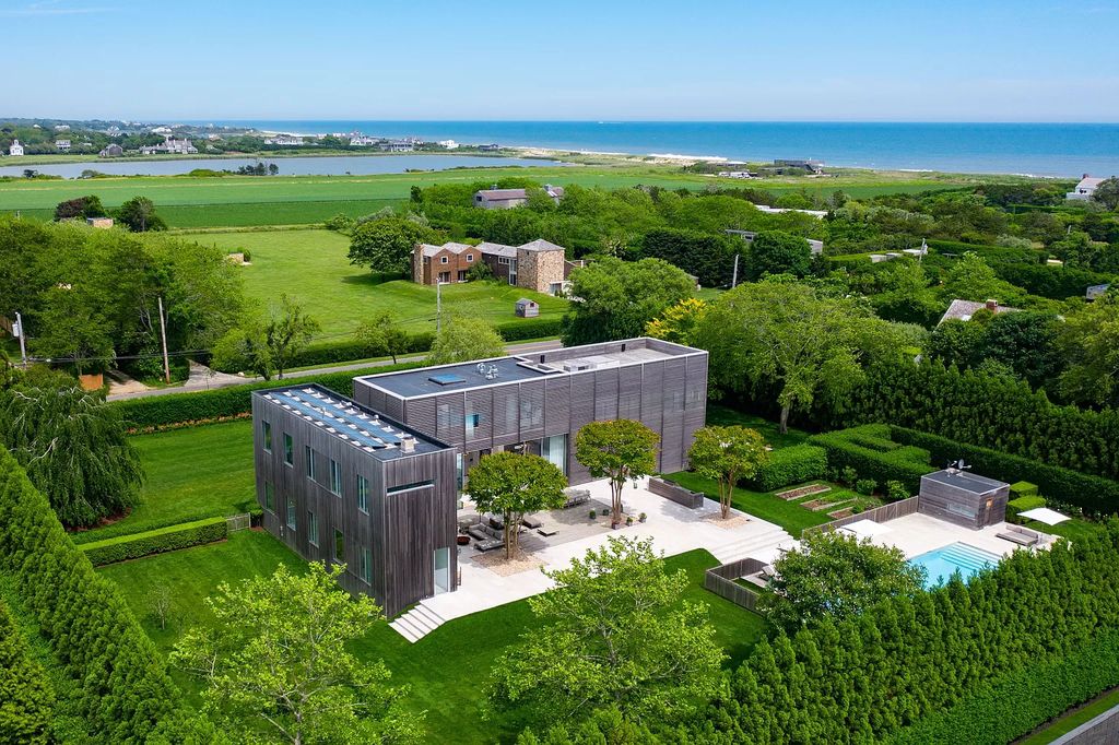 The Home in Sag Harbor, the best modern beach house thoughtfully designed by master architect Steven Harris and constructed by the highest standards is now available for sale. This home located at 206 Town Line Rd, Sag Harbor, New York