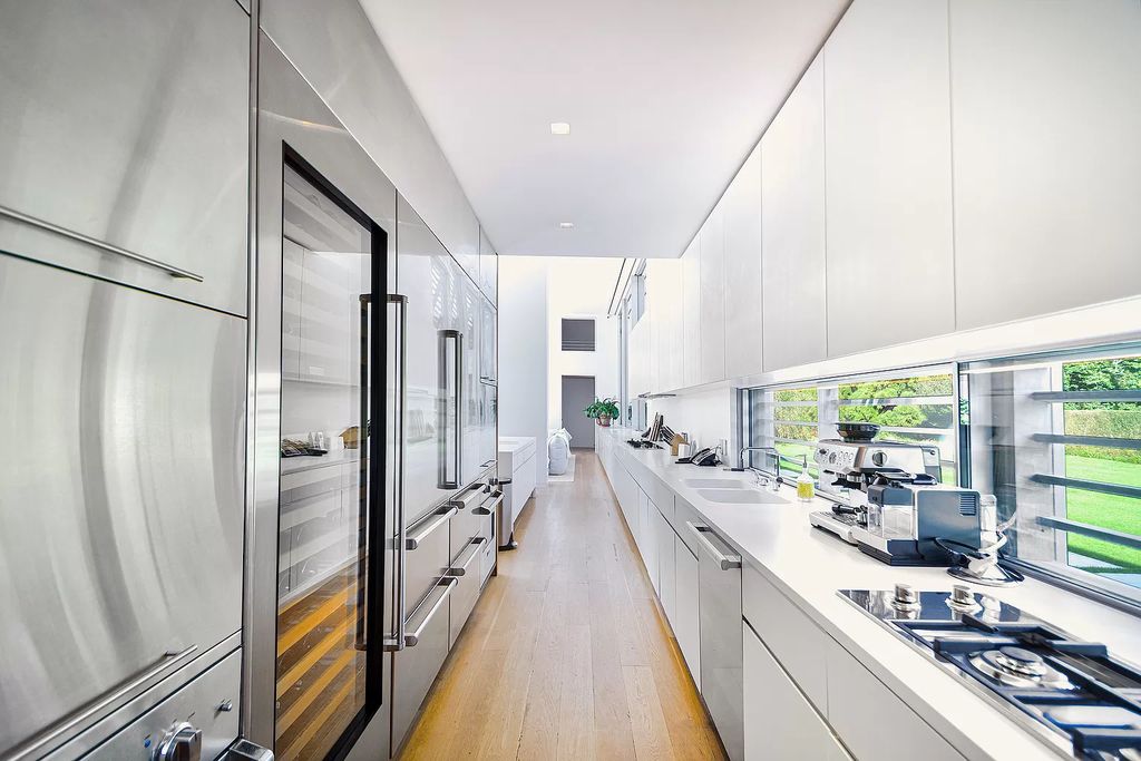 The Home in Sag Harbor, the best modern beach house thoughtfully designed by master architect Steven Harris and constructed by the highest standards is now available for sale. This home located at 206 Town Line Rd, Sag Harbor, New York