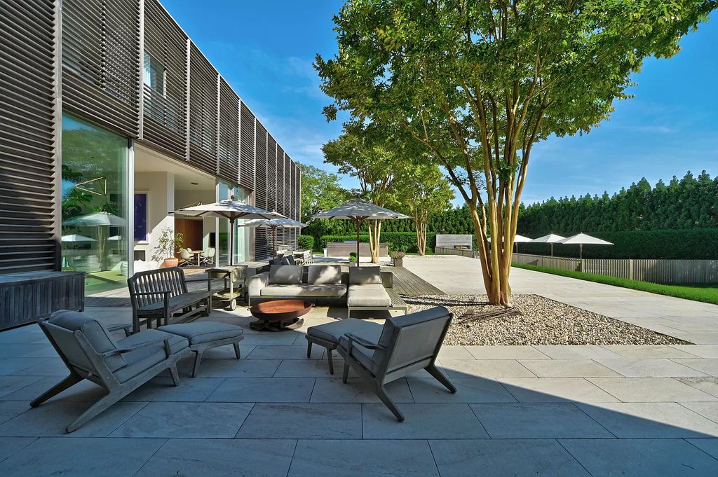 The Home in Sag Harbor, the best modern beach house thoughtfully designed by master architect Steven Harris and constructed by the highest standards is now available for sale. This home located at 206 Town Line Rd, Sag Harbor, New York