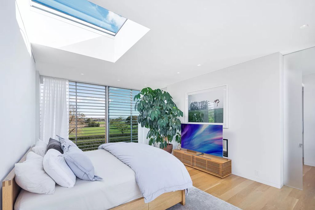 The Home in Sag Harbor, the best modern beach house thoughtfully designed by master architect Steven Harris and constructed by the highest standards is now available for sale. This home located at 206 Town Line Rd, Sag Harbor, New York