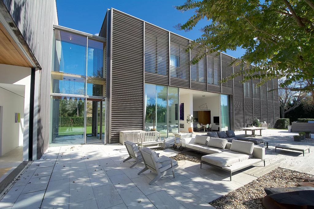 The Home in Sag Harbor, the best modern beach house thoughtfully designed by master architect Steven Harris and constructed by the highest standards is now available for sale. This home located at 206 Town Line Rd, Sag Harbor, New York