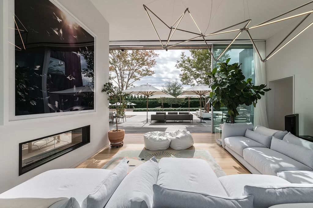 The Home in Sag Harbor, the best modern beach house thoughtfully designed by master architect Steven Harris and constructed by the highest standards is now available for sale. This home located at 206 Town Line Rd, Sag Harbor, New York