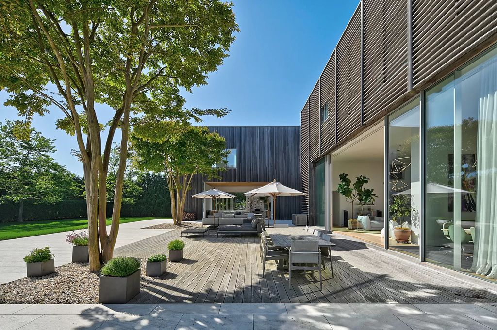 The Home in Sag Harbor, the best modern beach house thoughtfully designed by master architect Steven Harris and constructed by the highest standards is now available for sale. This home located at 206 Town Line Rd, Sag Harbor, New York