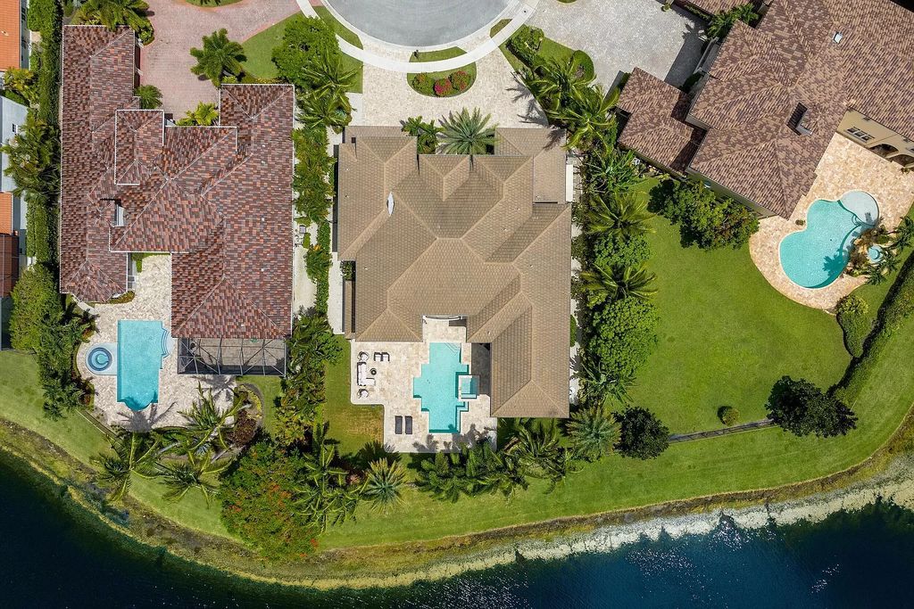 The Home in Boca Raton, a beautifully elegant estate in the prestigious Grand Lake Estates section of The Oaks combining sophistication and functional elegance is now available for sale. This home located at 17518 Grand Este Way, Boca Raton, Florida