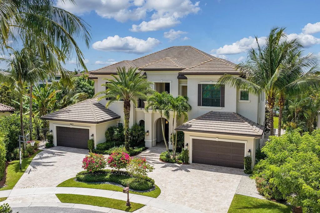 The Home in Boca Raton, a beautifully elegant estate in the prestigious Grand Lake Estates section of The Oaks combining sophistication and functional elegance is now available for sale. This home located at 17518 Grand Este Way, Boca Raton, Florida