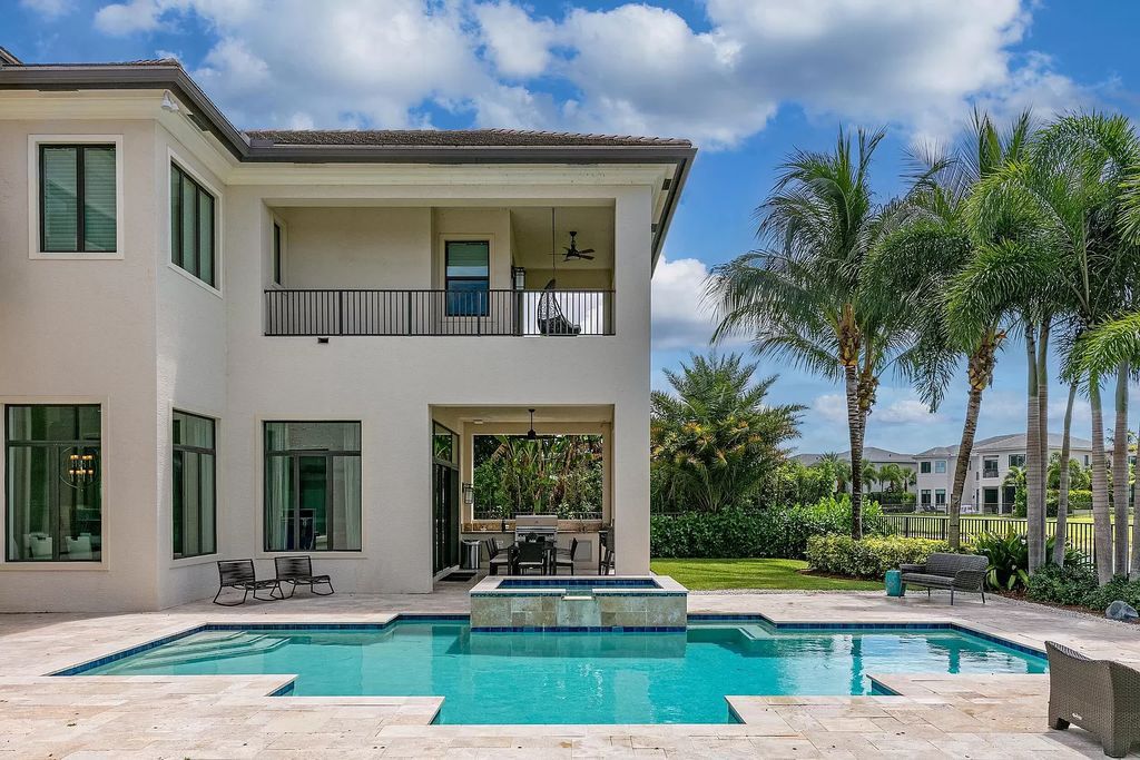 The Home in Boca Raton, a beautifully elegant estate in the prestigious Grand Lake Estates section of The Oaks combining sophistication and functional elegance is now available for sale. This home located at 17518 Grand Este Way, Boca Raton, Florida