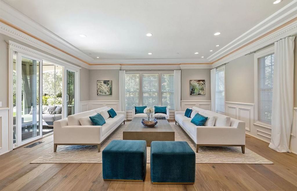 The Estate in Alamo, an entertainer’s paradise nestled on an exclusive and private flat 1.56 acres with all amenities for the premium California lifestyle is now available for sale. This home located at 115 Stephanie Ct, Alamo, California