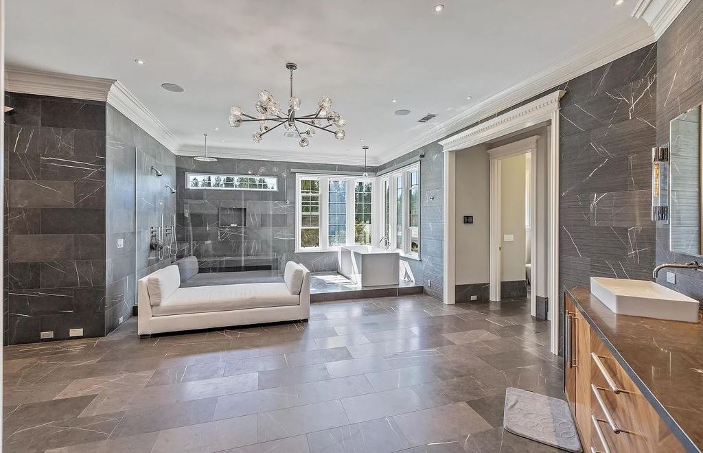The Estate in Alamo, an entertainer’s paradise nestled on an exclusive and private flat 1.56 acres with all amenities for the premium California lifestyle is now available for sale. This home located at 115 Stephanie Ct, Alamo, California