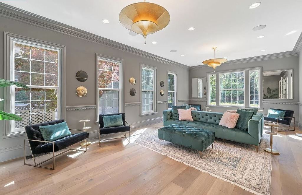 The Estate in Alamo, an entertainer’s paradise nestled on an exclusive and private flat 1.56 acres with all amenities for the premium California lifestyle is now available for sale. This home located at 115 Stephanie Ct, Alamo, California