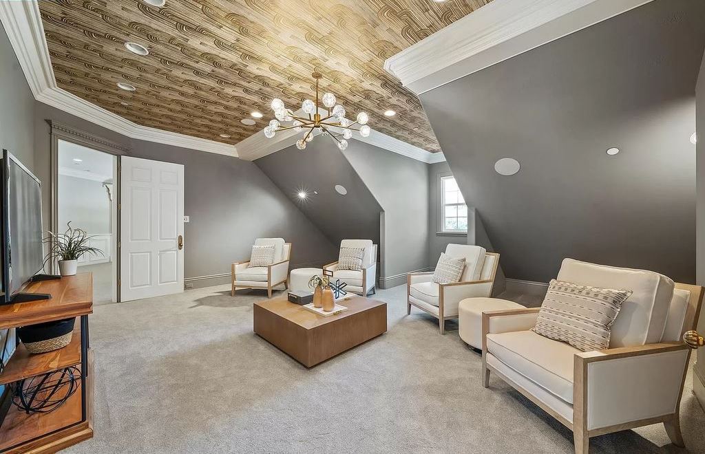 The Estate in Alamo, an entertainer’s paradise nestled on an exclusive and private flat 1.56 acres with all amenities for the premium California lifestyle is now available for sale. This home located at 115 Stephanie Ct, Alamo, California