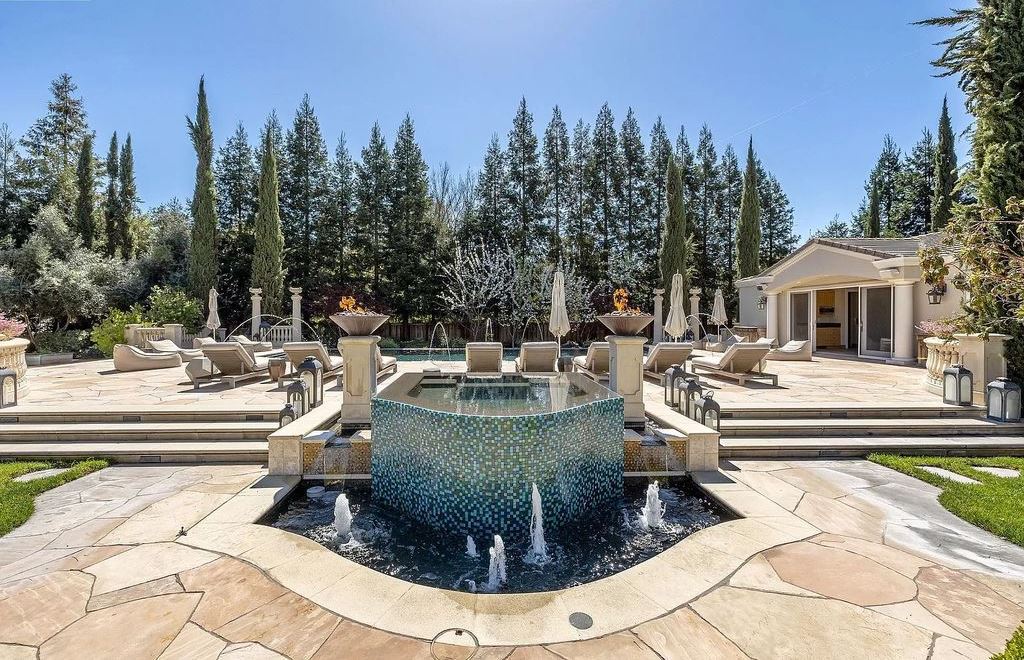 The Estate in Alamo, an entertainer’s paradise nestled on an exclusive and private flat 1.56 acres with all amenities for the premium California lifestyle is now available for sale. This home located at 115 Stephanie Ct, Alamo, California