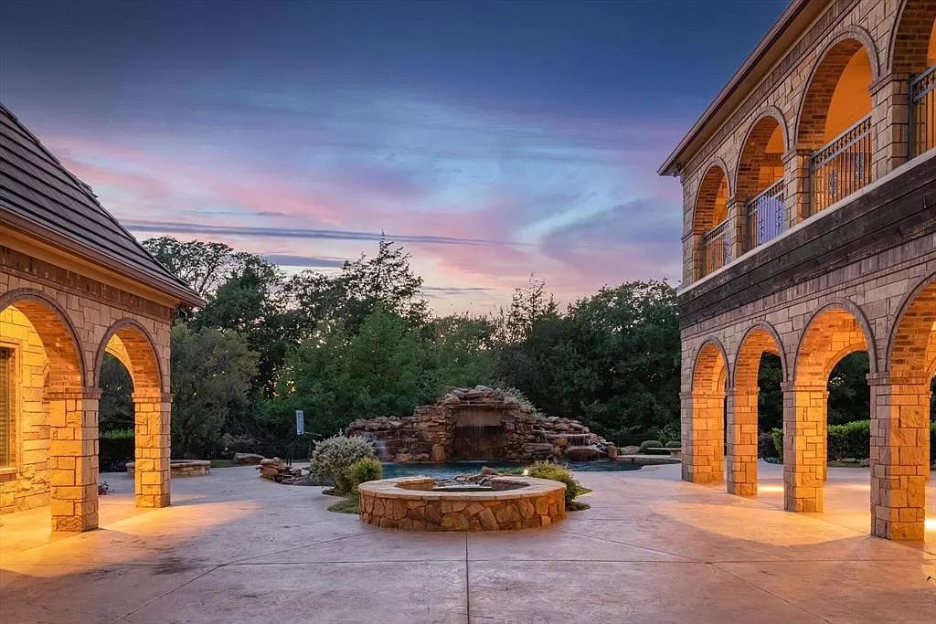 The Estate in Southlake, a castle-like residence blends old world appeal with a modern layout featuring breathtaking ceiling treatments and hand-carved moldings is now available for sale. This home located at 3716 N White Chapel Blvd, Southlake, Texas