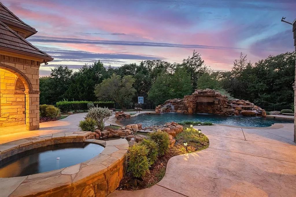 The Estate in Southlake, a castle-like residence blends old world appeal with a modern layout featuring breathtaking ceiling treatments and hand-carved moldings is now available for sale. This home located at 3716 N White Chapel Blvd, Southlake, Texas