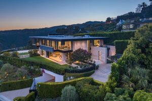 Architectural Masterpiece in Pacific Palisades Designed by Paul McClean and built to The Highest Standards Asking for $39,950,000 1 Brand New Architectural Masterpiece in Pacific Palisades Designed by Paul McClean and built to The Highest Standards hits The Market for 575 4