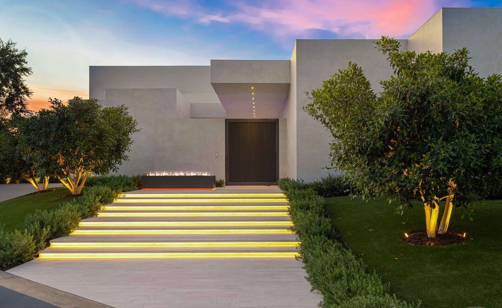 The Madison Club Mansion in La Quinta is an exquisite warm contemporary home with massive gates and mature and magnificent landscape on all sides create unique atmospheric privacy now available for sale. This home located at 81560 Baffin Ave, La Quinta, California