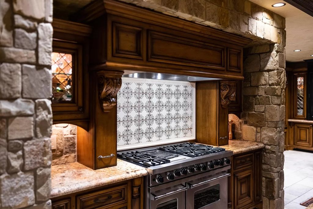 The Estate in Bend offers gourmet kitchen, primary wing, home gym and an expansive outdoor space, now available for sale. This home located at 1746 Wild Rye Cir, Bend, Oregon