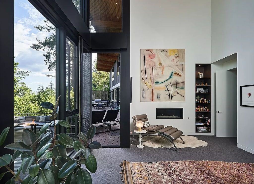 The Home in Portland is a true modern masterpiece designed by Craig Wollen, now available for sale. This home located at 4112 SW Greenhills Way, Portland, Oregon