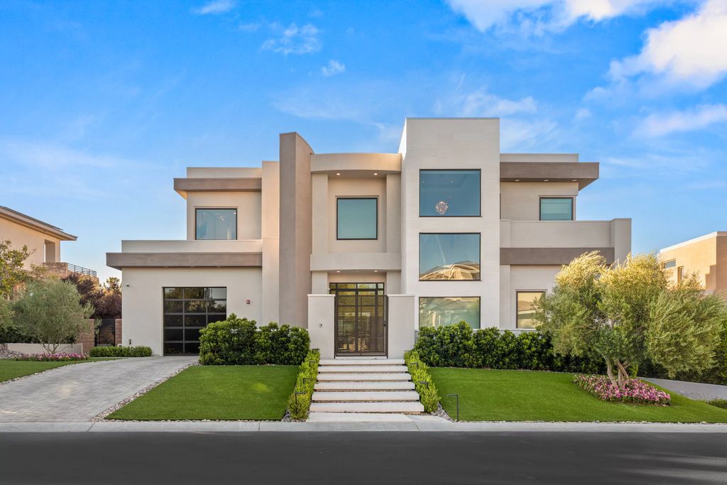 The Home in Las Vegas, a dramatic custom masterpiece with panoramic Red Rock Conservation views defines modern sophistication with sleek timeless finishes is now available for sale. This house located at 74 Meadowhawk Ln, Las Vegas, Nevada