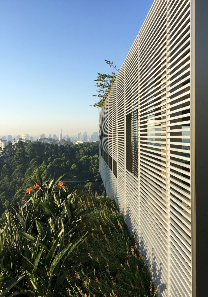 EP House with an Exuberant View by SAU Studio Arquitetura Urbanismo