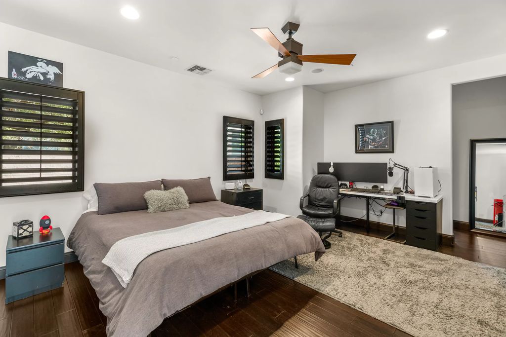 The Henderson Home, a newly renovated double-gated residence spotlights high ceilings, curved staircases, an open floor plan and an amazing outdoor area is now available for sale. This home located at 578 Lairmont Pl, Henderson, Nevada