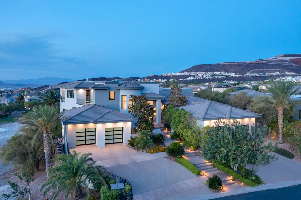 The Henderson Home, a newly renovated double-gated residence spotlights high ceilings, curved staircases, an open floor plan and an amazing outdoor area is now available for sale. This home located at 578 Lairmont Pl, Henderson, Nevada