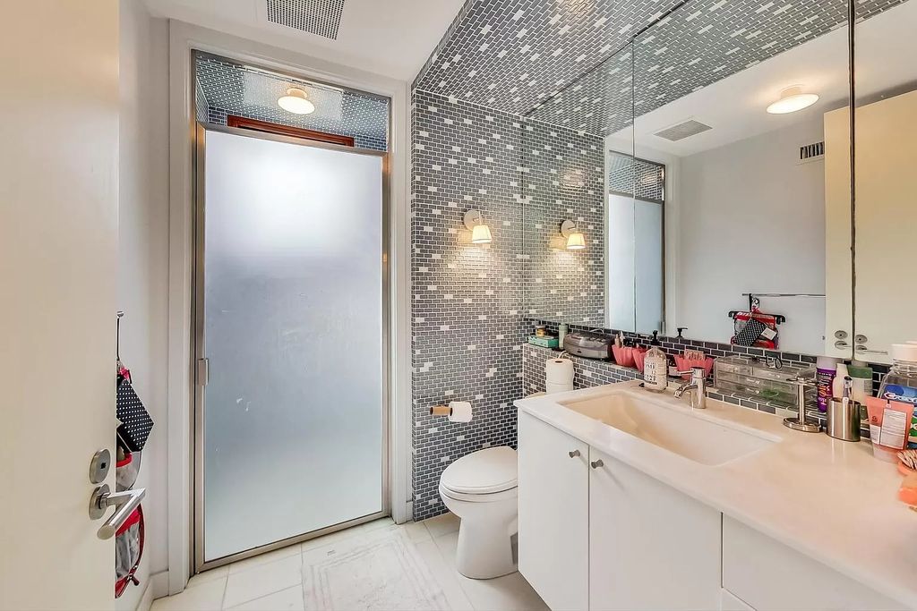 The Estate in Highland Park is a luxurious home having unparalleled amenities and gorgeous lake views from every significant room now available for sale. This home located at 337 N Deere Park Dr E, Highland Park, Illinois; offering 06 bedrooms and 08 bathrooms with 11,022 square feet of living spaces.