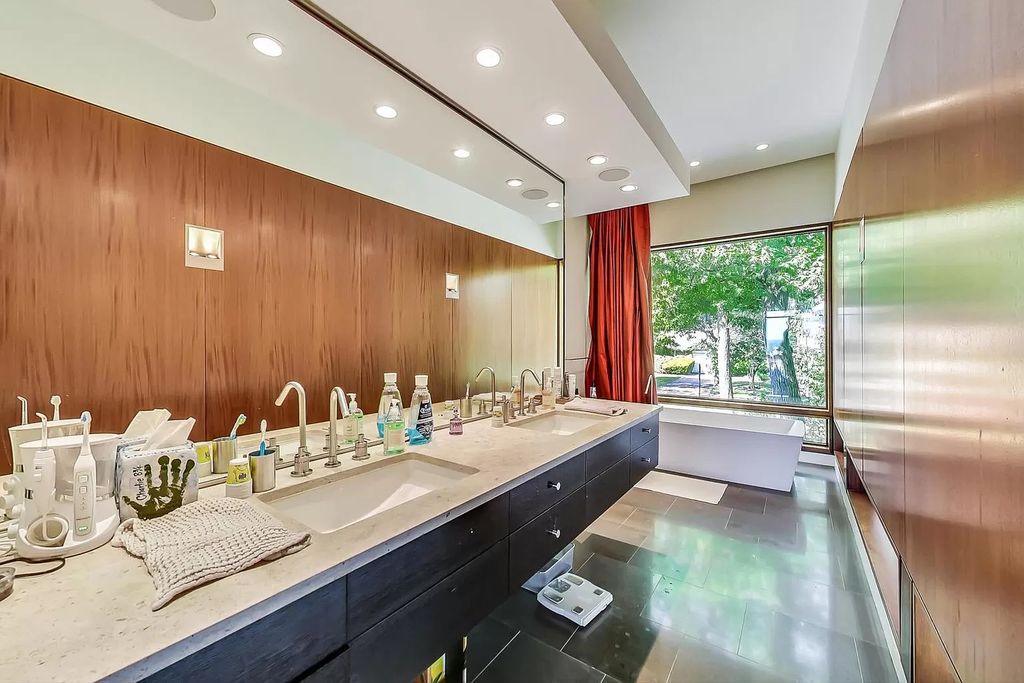 The Estate in Highland Park is a luxurious home having unparalleled amenities and gorgeous lake views from every significant room now available for sale. This home located at 337 N Deere Park Dr E, Highland Park, Illinois; offering 06 bedrooms and 08 bathrooms with 11,022 square feet of living spaces.